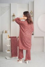 Two Piece - Image 6