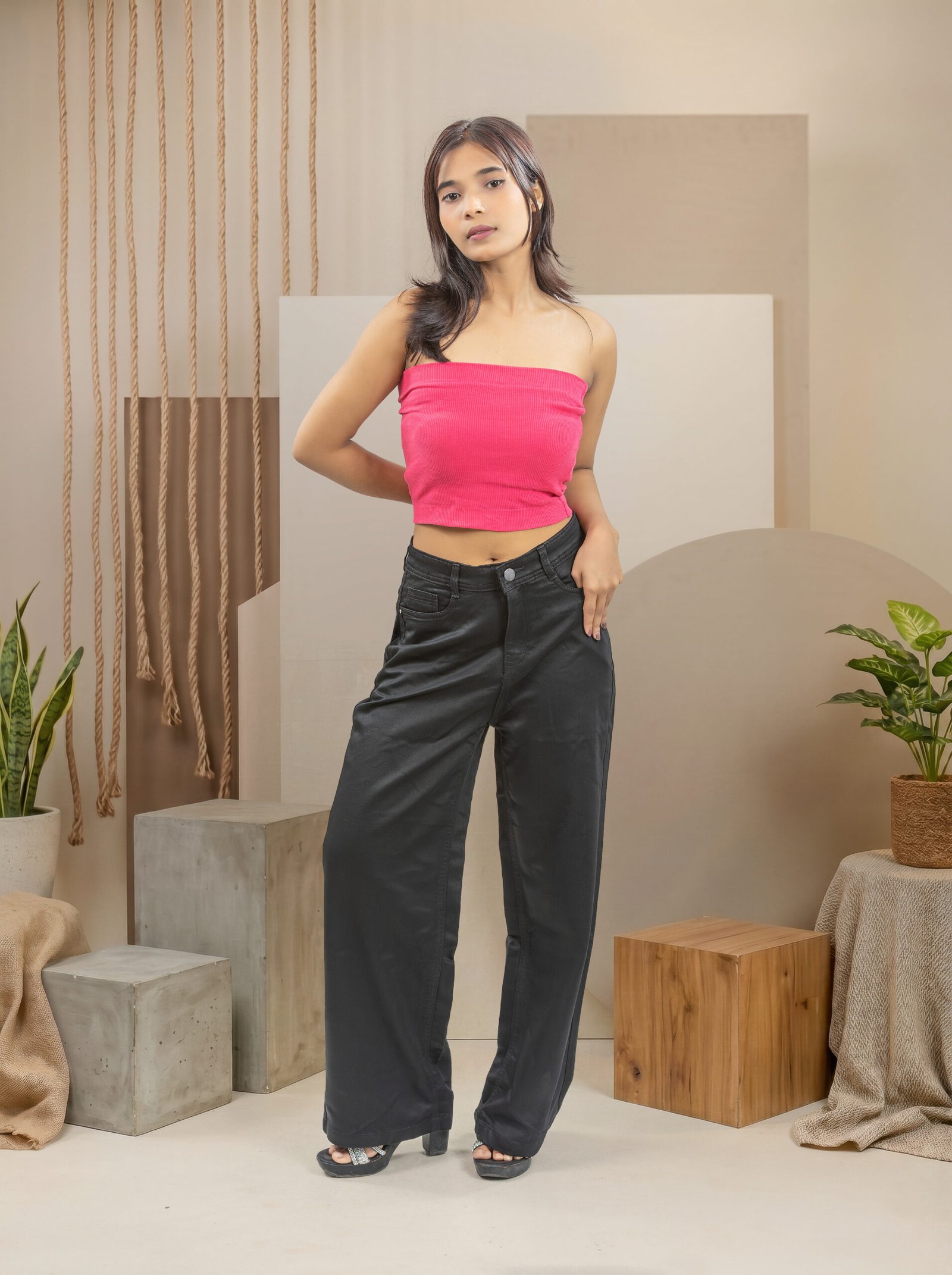 03_Dress_03 Mum Curt Jeans - Image 1